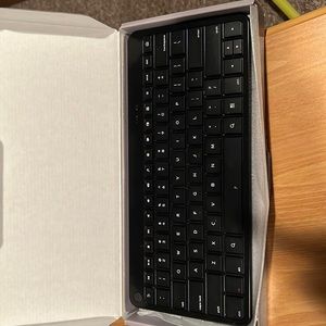 wireless universal Motorola keyboard from verizon